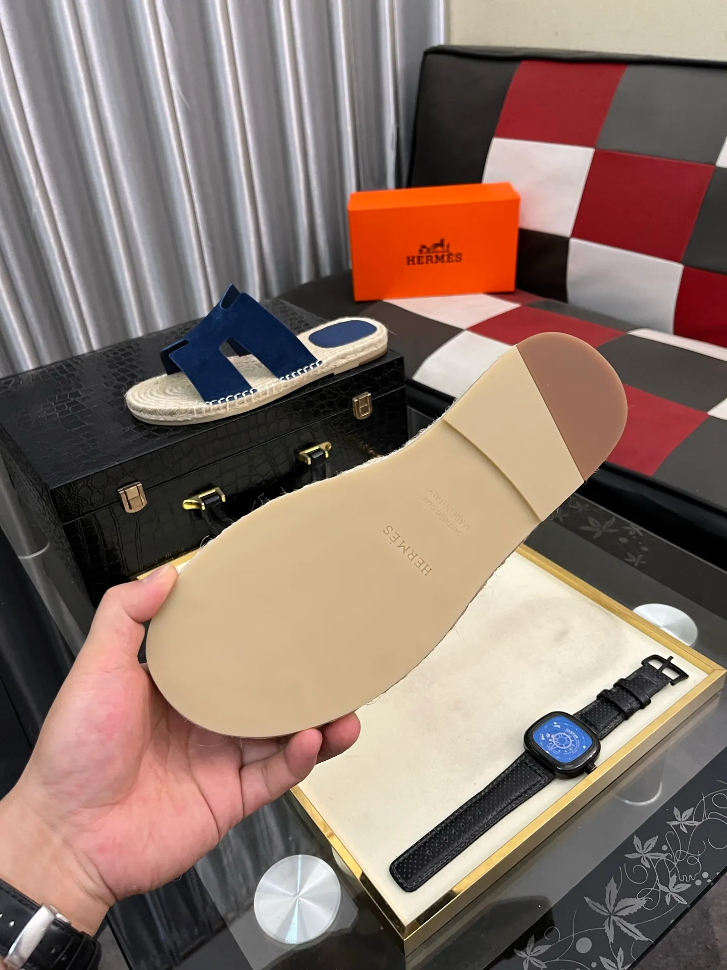 Men's shoes 💰320⌚️⌚️《HERMES》Hermès 💁♂️Men's casual slippers, quality comparison at counters🧚🏿♂️ The first layer of the upper is imported high mercerized matte, purely hand-drawn, raw rubber breathable and non-slip outsole, the lining is breathable and comfortable lambskin, the density is 100% comfortable, the original rubber outsole is wear-resistant and has a code number of 38-44. Can be customized 45-46-47